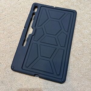 Poetic Shockproof Tablet Case 11.75 x 7.75 Rugged Protective Cover Black EUC